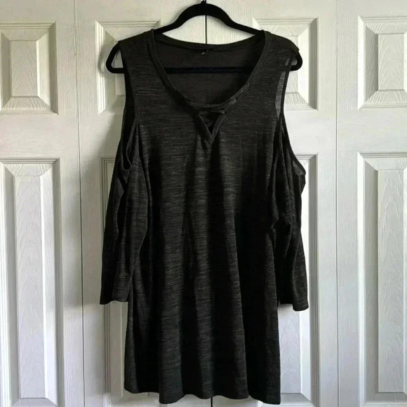 TORRID | Black/Army Green Top | COLD SHOULDER | Faux Lace Up Neckline | size 3 - Picture 1 of 6